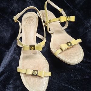 TORY BURCH Size 9.5M KAILEY kitten heel Slingback Sandals, Leather, bow